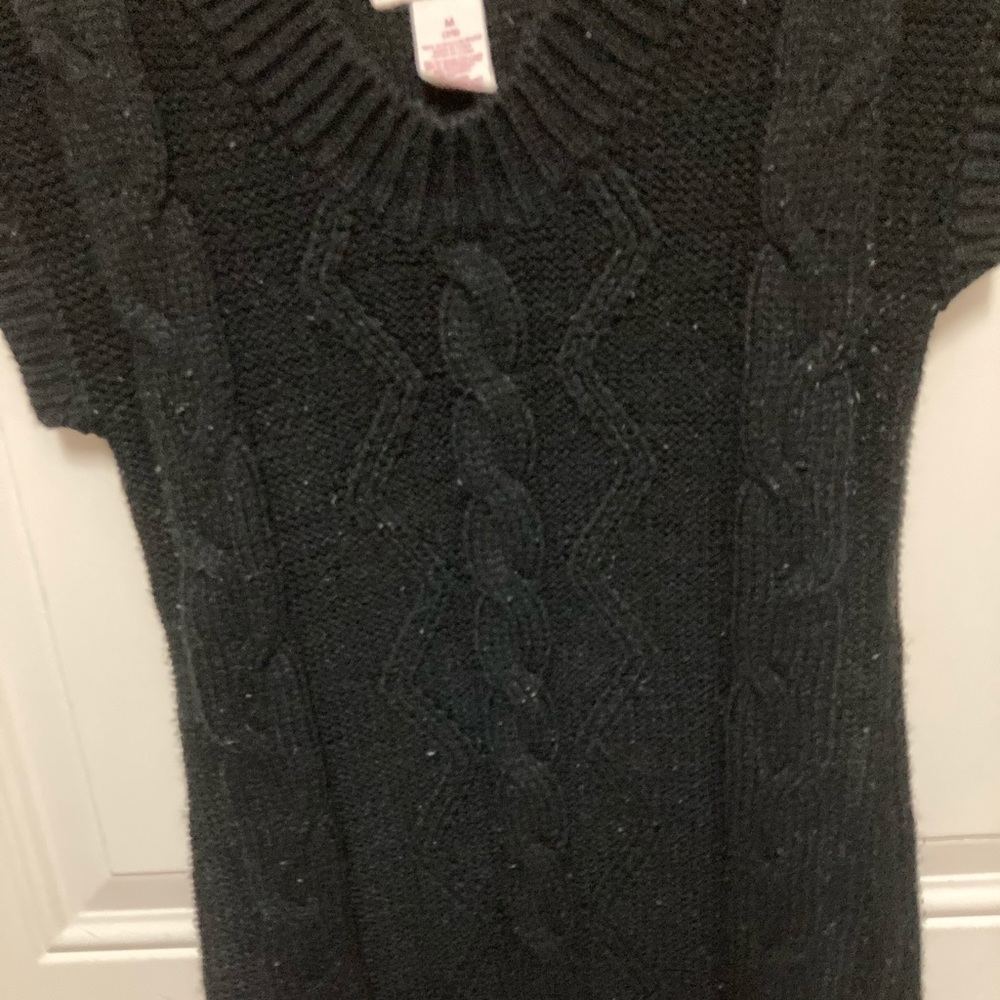 Short sleeve sweater